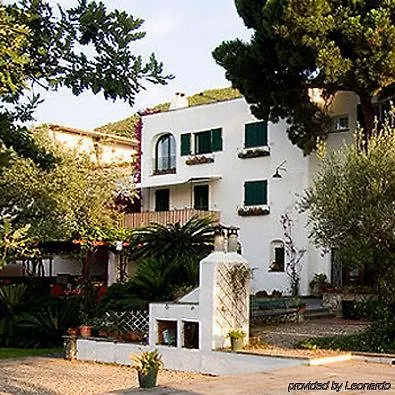 El Chico Ξενοδοχείο 4*